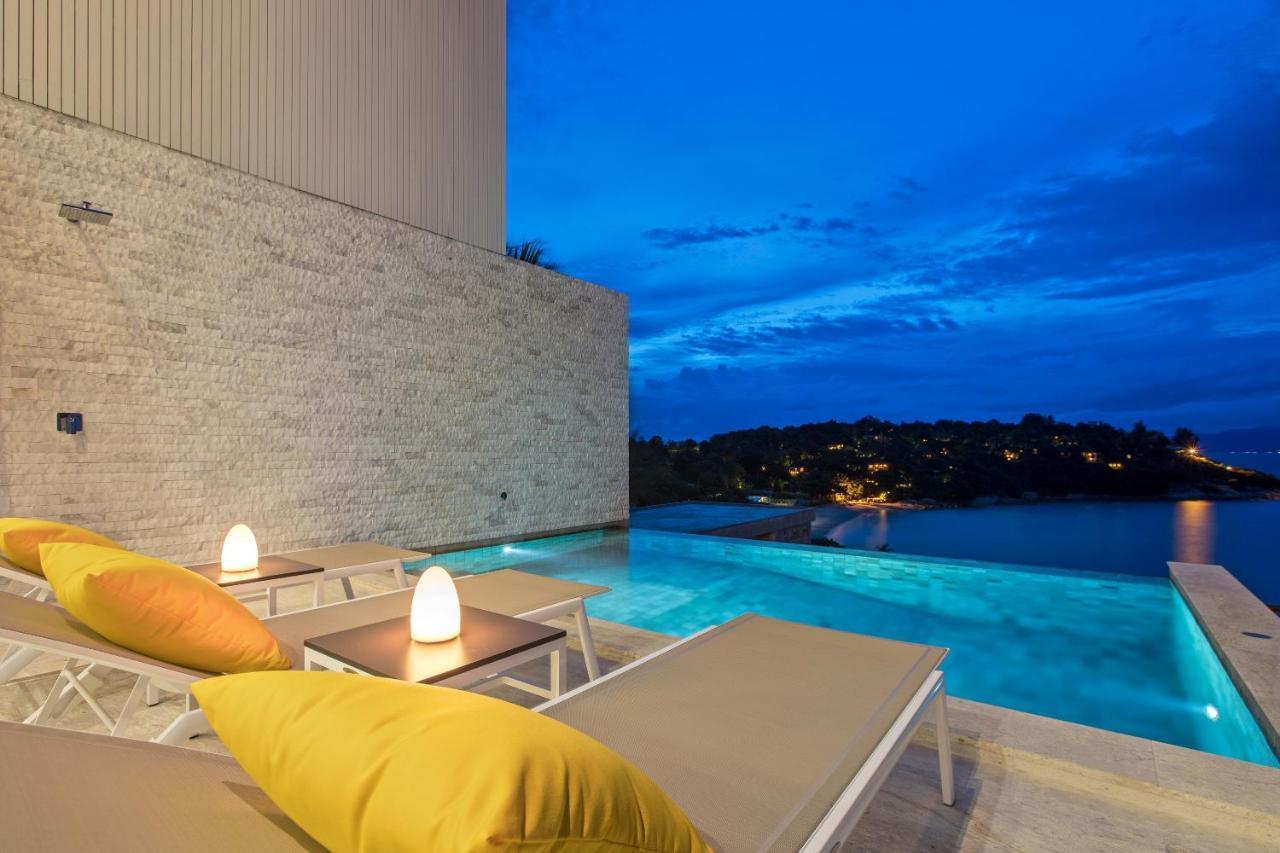 Beachside Villa - B18 - At Bayside Luxury Villas Samrong Bay Beach, 4 Bed 5 Bath, Sea & Sunset Views, Only 200M Walk To The Beach Choeng Mon Kültér fotó